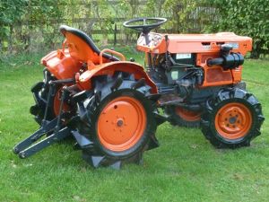 kubota b7100 CZĘŚCI DO SILNIKA